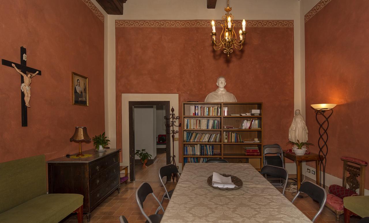 Hotel Casa Diocesana Di ルッカ エクステリア 写真