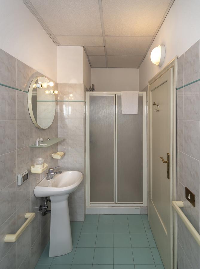 Hotel Casa Diocesana Di ルッカ エクステリア 写真