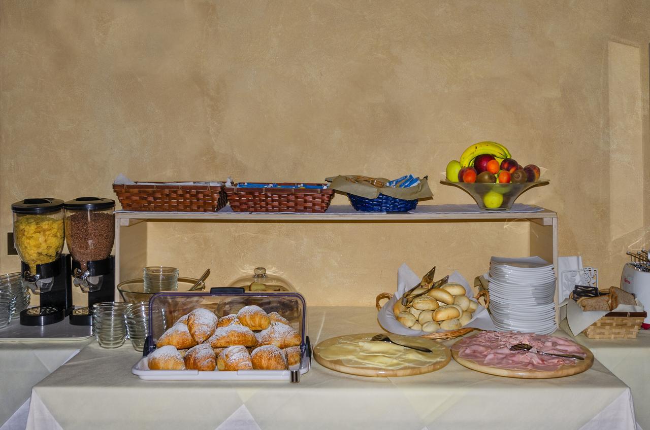 Hotel Casa Diocesana Di ルッカ エクステリア 写真